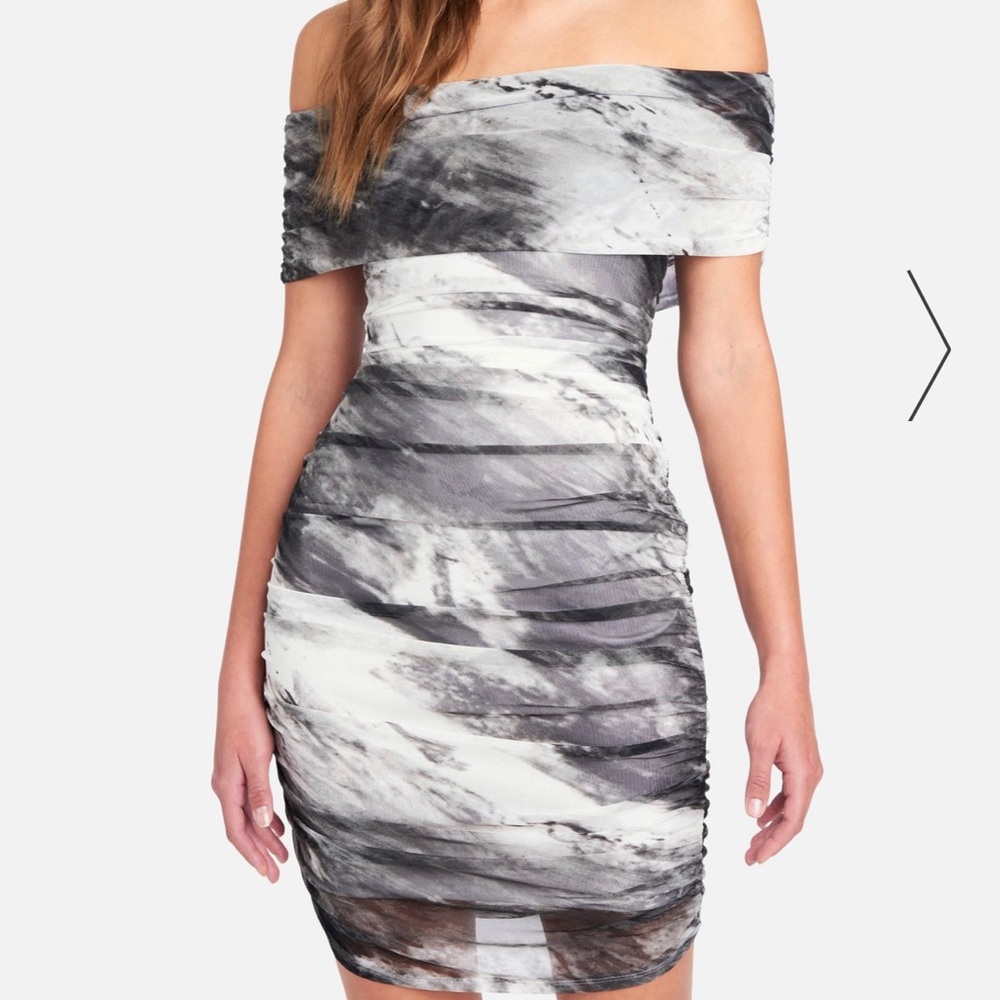 Bebe mesh off the shoulder SiE M. Brand new